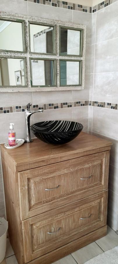 Apartamento Barlinka Lane Selfcatering Flatlet , Somerset West *