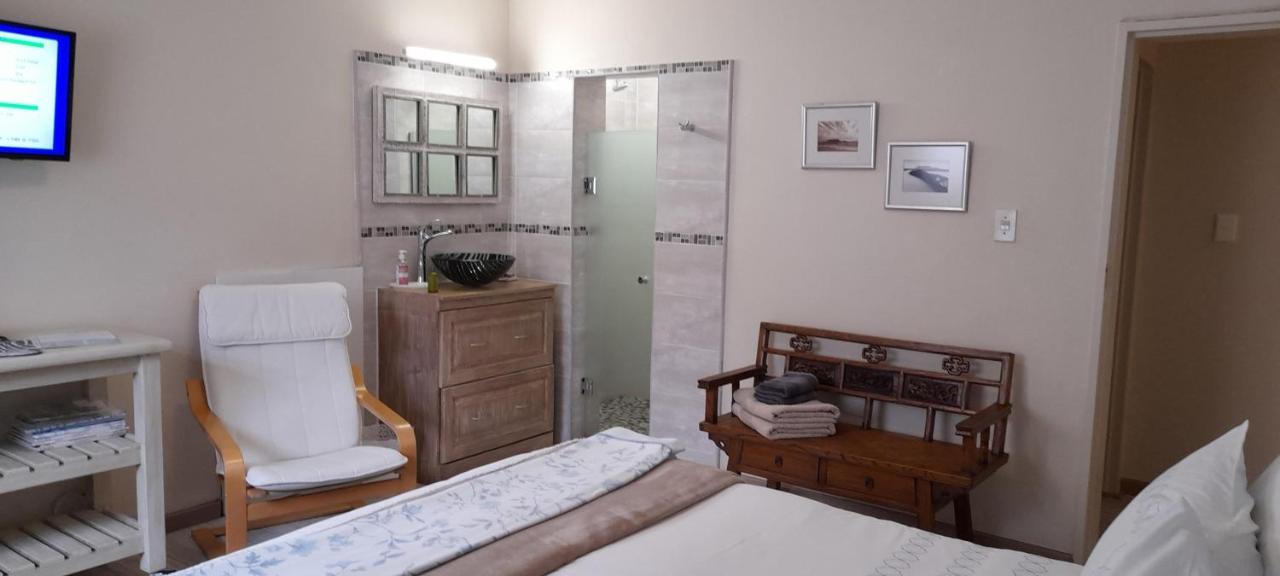 Barlinka Lane Selfcatering Flatlet , Somerset West *
